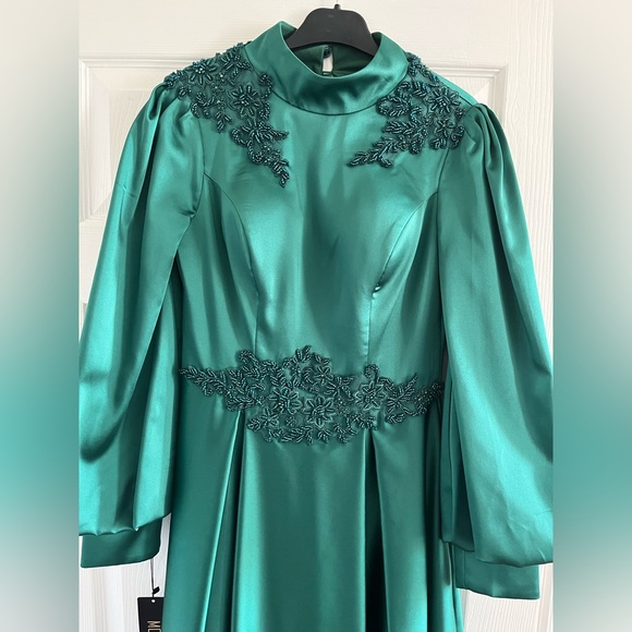 Dress bought in Istanbul, Turkey. Emerald green. - Picture 3 of 6